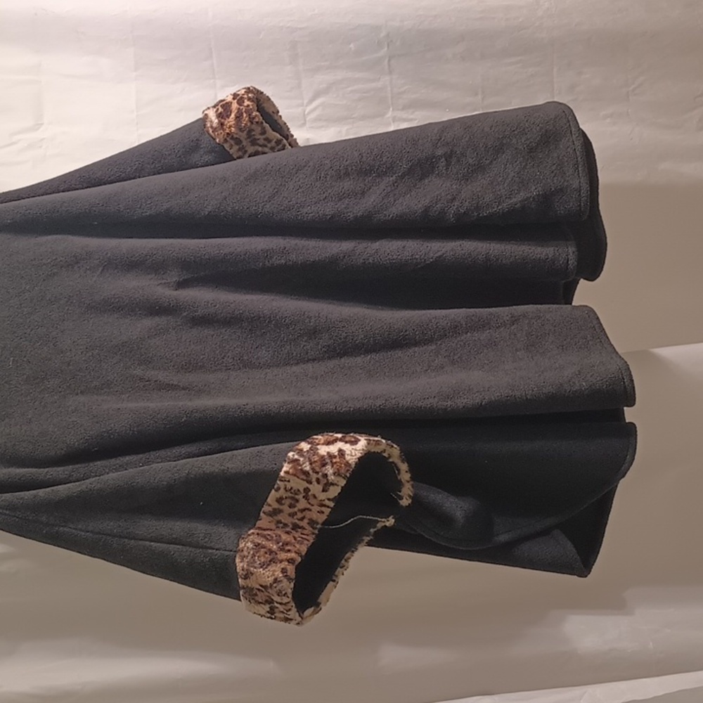 Mixit Black Cape with Leopard Trim - Picture 4 of 11